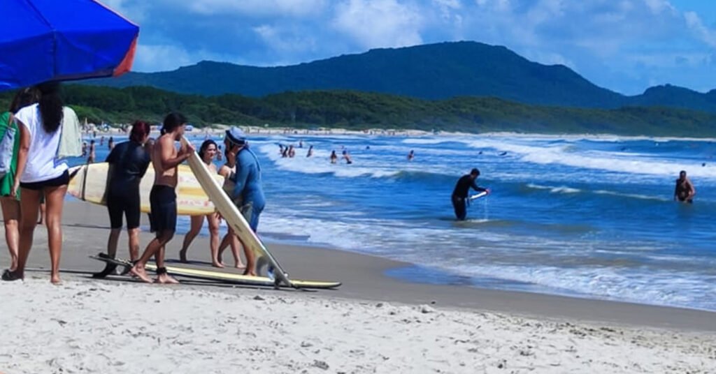 melhores praias para se hospedar em florianopolis santa catarina