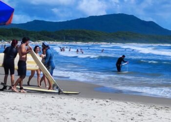 melhores praias para se hospedar em florianopolis santa catarina