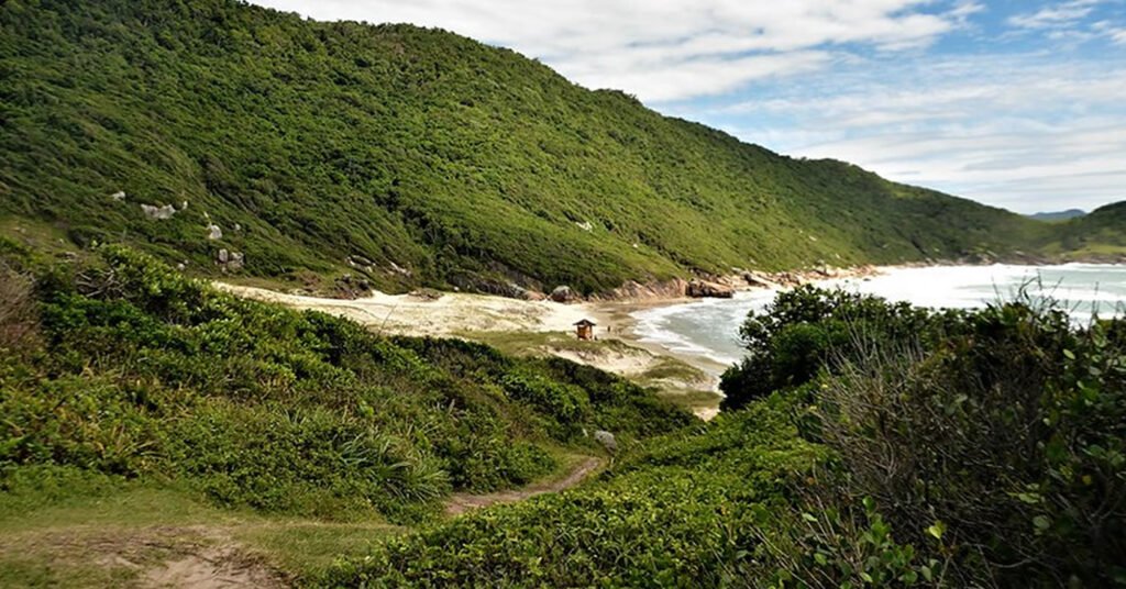 prainha-da-guarda-do-embau