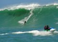 surfe de ondas gigantes em santa catarina