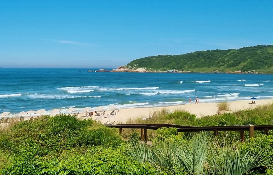 Praia do Rosa em Imbituba, Santa Catarina no Litoral Sul do Brasil