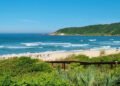 Praia do Rosa em Imbituba, Santa Catarina no Litoral Sul do Brasil