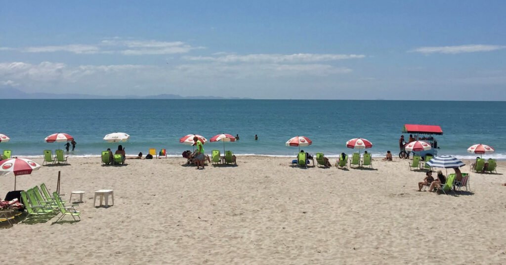 Praia para levar a família
