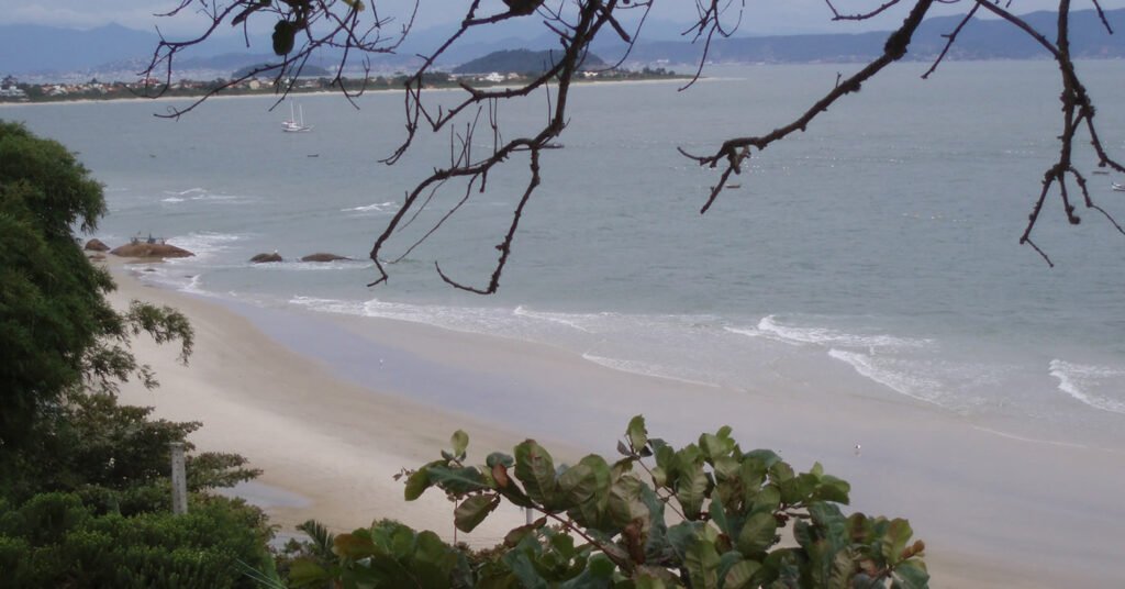 praia do forte em florianopolis sc