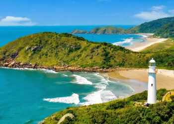 Ilha do Mel paradisiaca no litoral paranaense